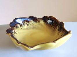 Keramik Schale Schüssel in leuchtend Gelb