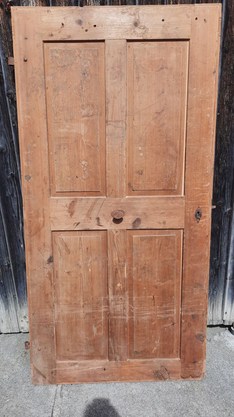 Porte: Antike, alte, gestemmte Holztür – Usato da Wattwil venduto da Parase 1