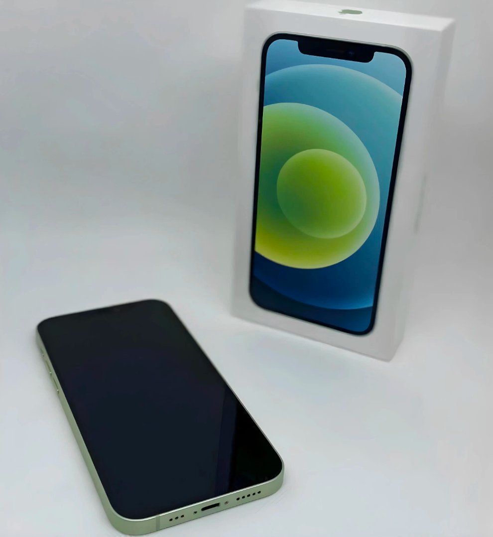 Apple Handys / Smartphones: iPhone 12 (64GB) Akku 97% – Gebraucht aus Luzern von Waince786 1
