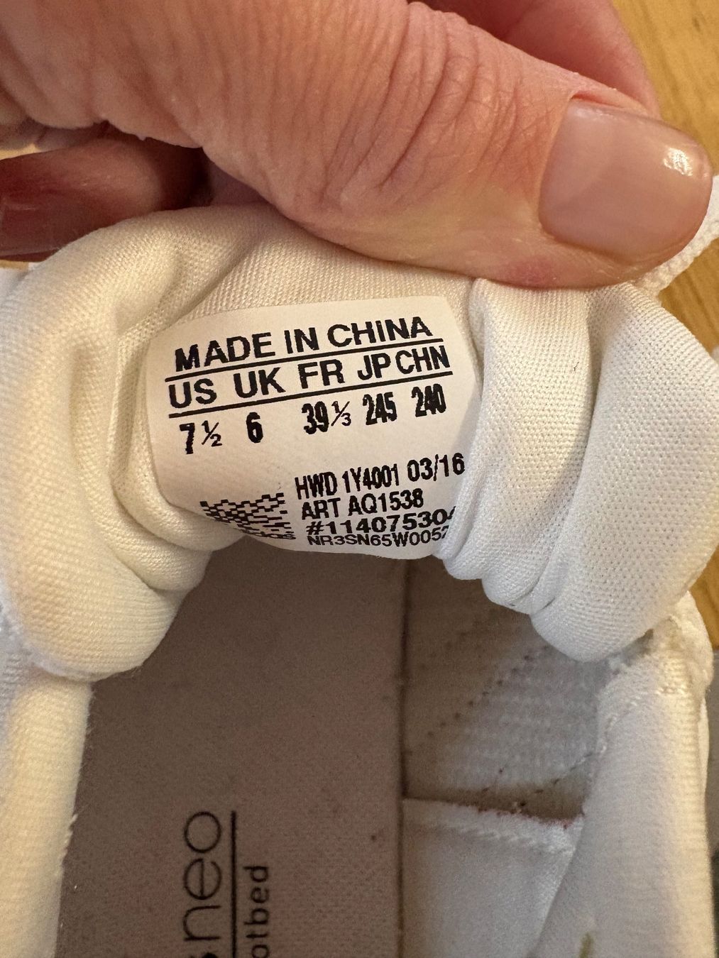 Adidas Scarpe da donna: Baskets Adidas néo blanches T39 1/3 – Usato da Biel/Bienne venduto da tatilene 2