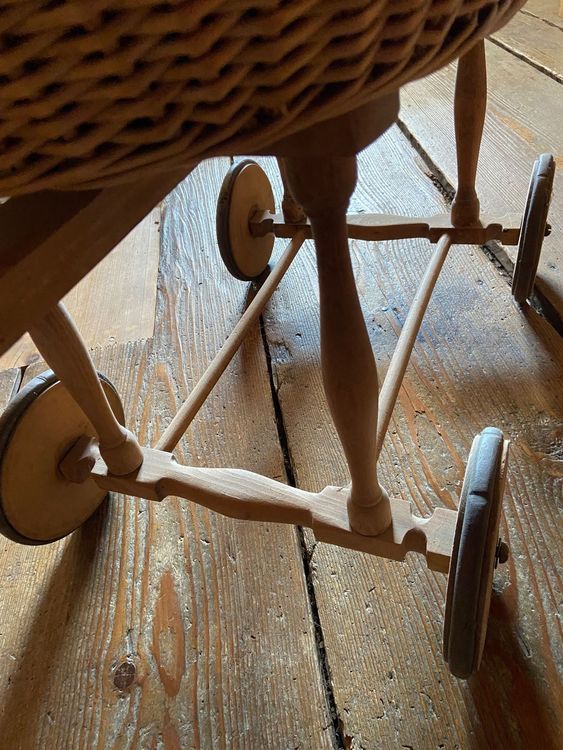 Stubenwagen / Kinderwagen 6