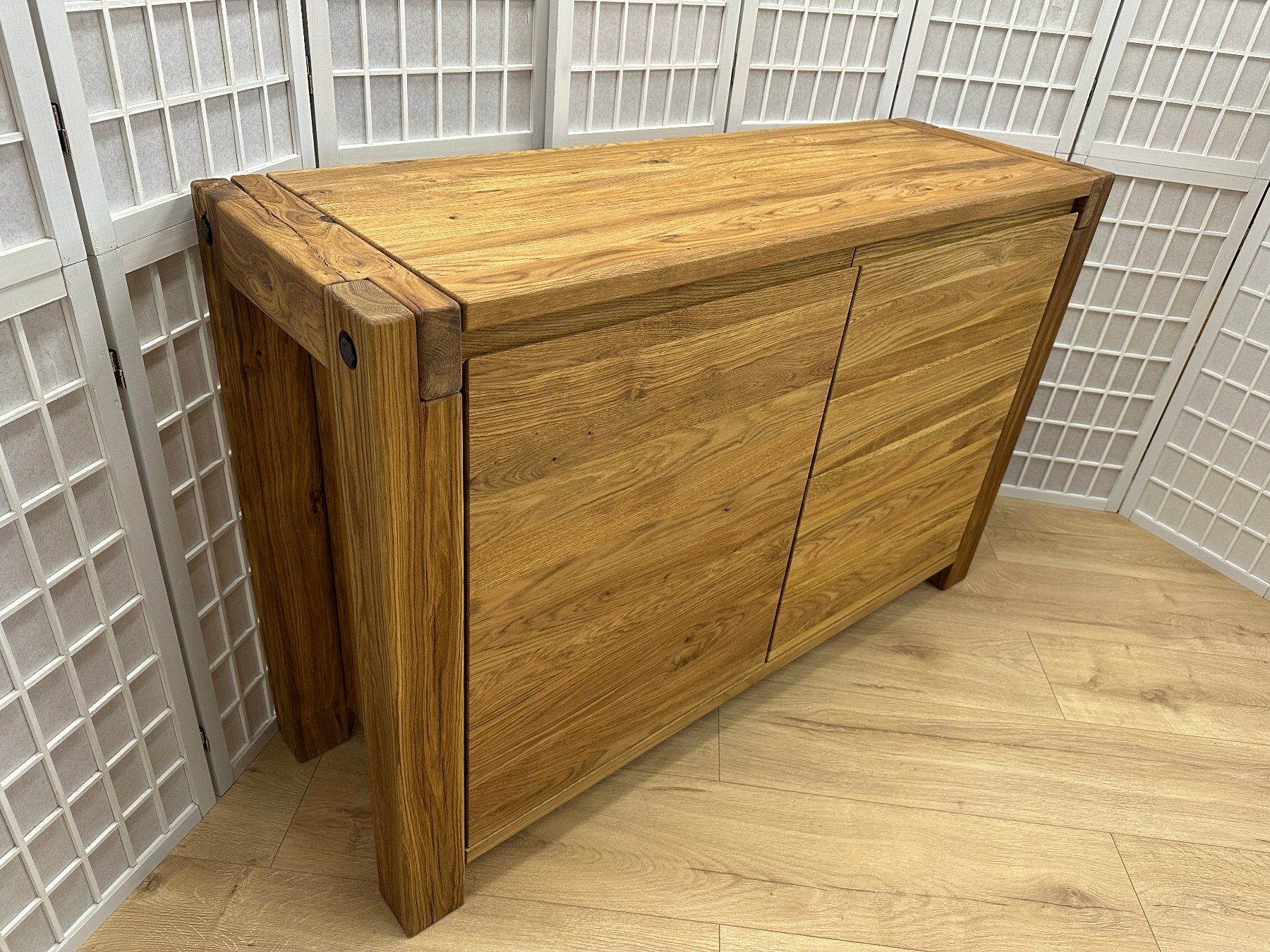 Cassettiere: Kommode Sideboard WOODSTOCK Eiche massiv 140 x 90 cm – Nuovo (secondo la descrizione) da Unterentfelden venduto da moebelrufli 4