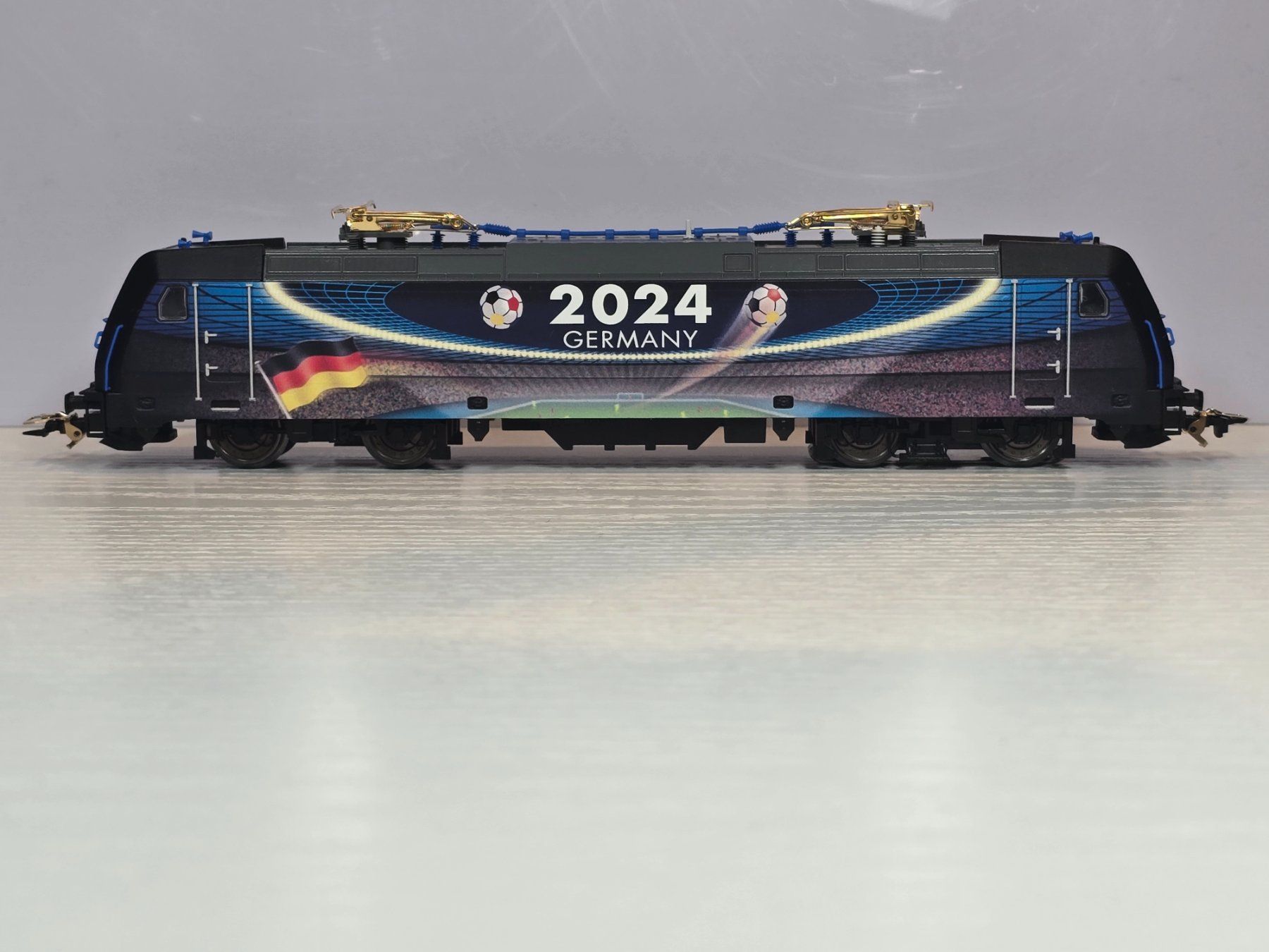 Märklin Modelleisenbahnen: Märklin 36649, DB, Br 185.2, WM 2024, Germany, MFX Sound – Neu (gemäss Beschreibung) aus Kloten von Nicola2 9