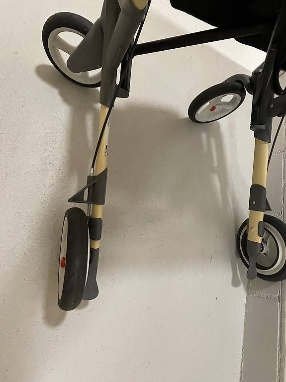 Ausili per la deambulazione: Rollator mit Sitzgurt – Usato da Mühlau venduto da sch_fnx9 3