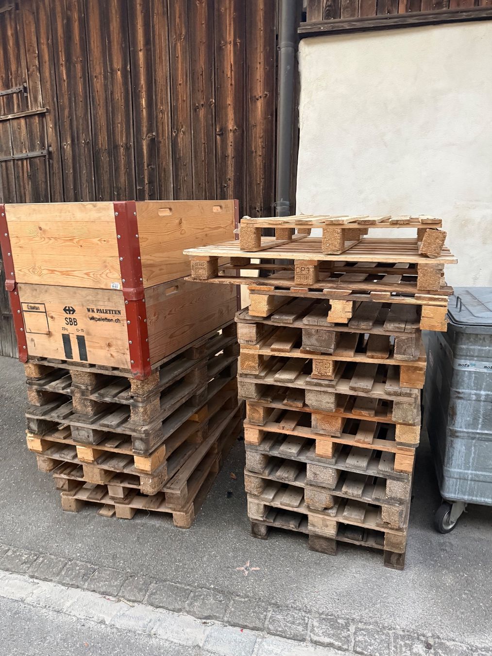 Pallets: Diverse Holz Paletten – Usato da Hallau venduto da mofaplus 1