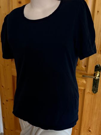 Schickes, bequemes T-Shirt aus Baumwoll, Grösse L,Schwarz