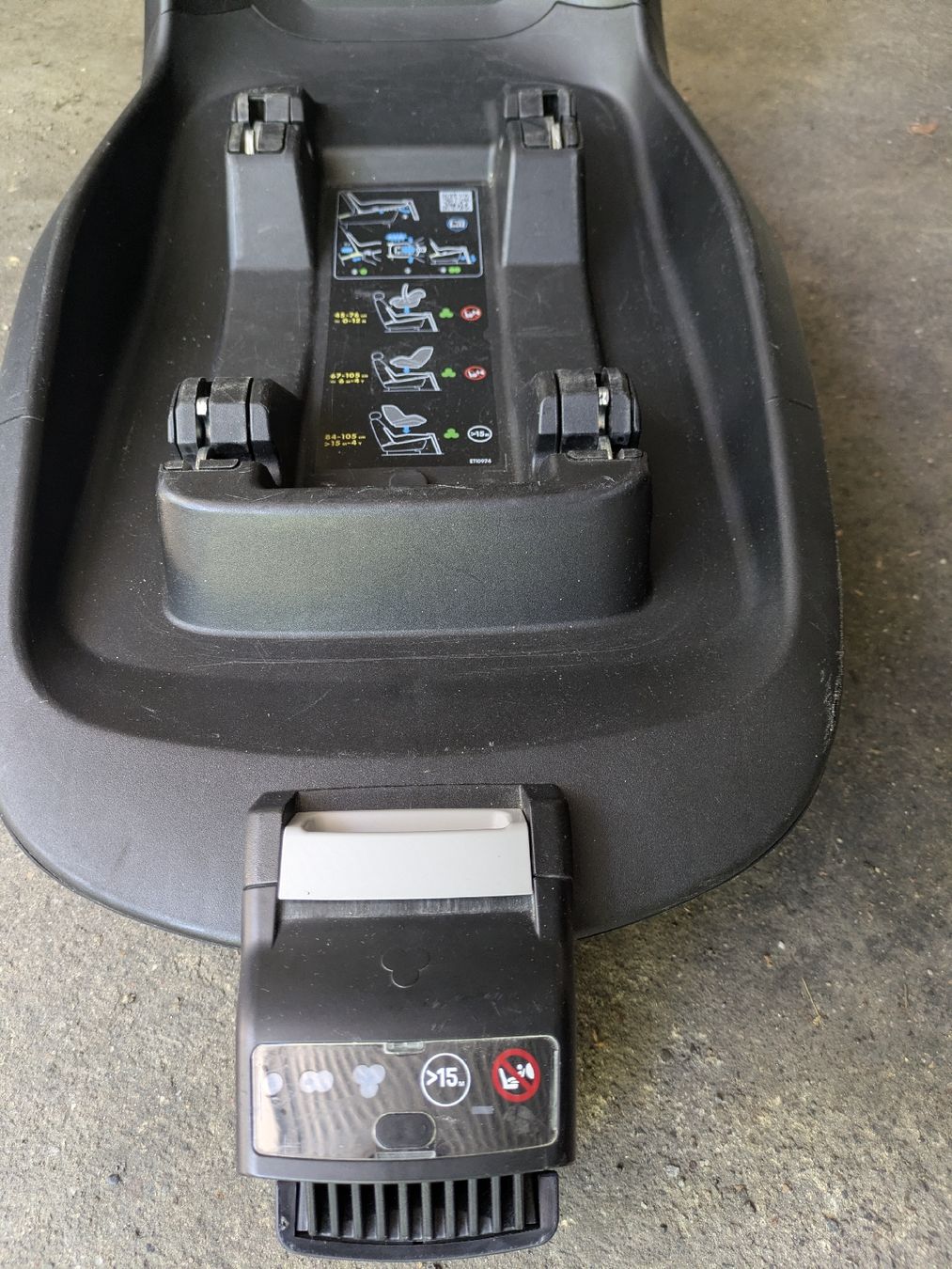Maxi-Cosi Seggiolini per auto: Maxi-Cosi Pebble Plus Kindersitz mit Isofix Station – Usato da St. Gallen venduto da Lila_238 2