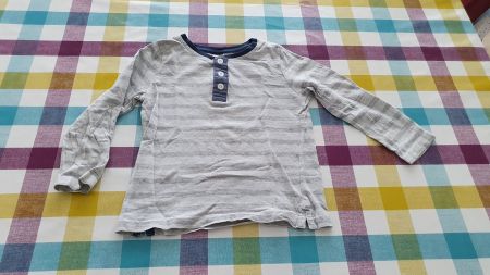 Schönes Langarmshirt  - dünner Pullover - gestreift - 104