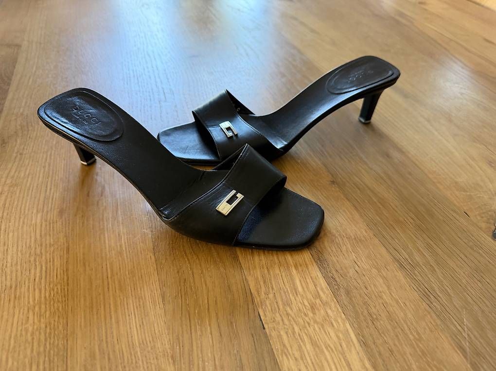 Damenschuhe: Sandalen  – Gebraucht aus Pfungen von Nemolito
