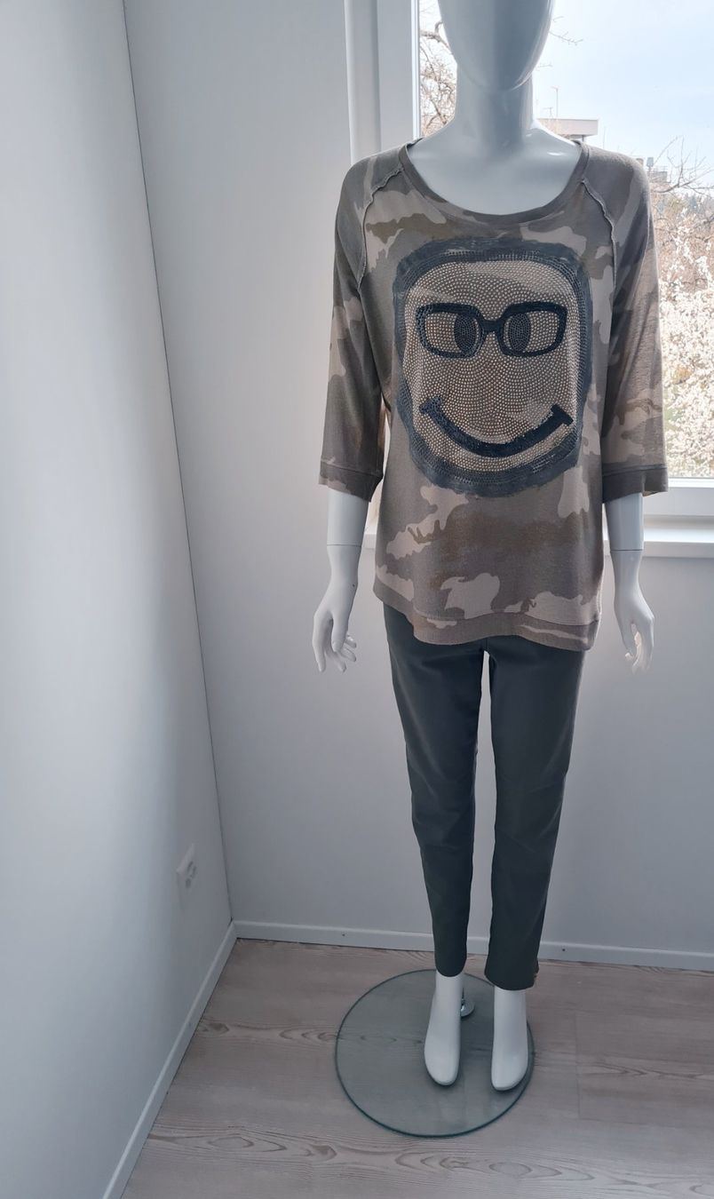 T-shirt: Shirt Pulli von Margittes – Usato da Schaffhausen venduto da Catboot01 4