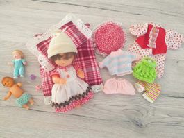 Puppen verschiedene und Kleidung - Vintage