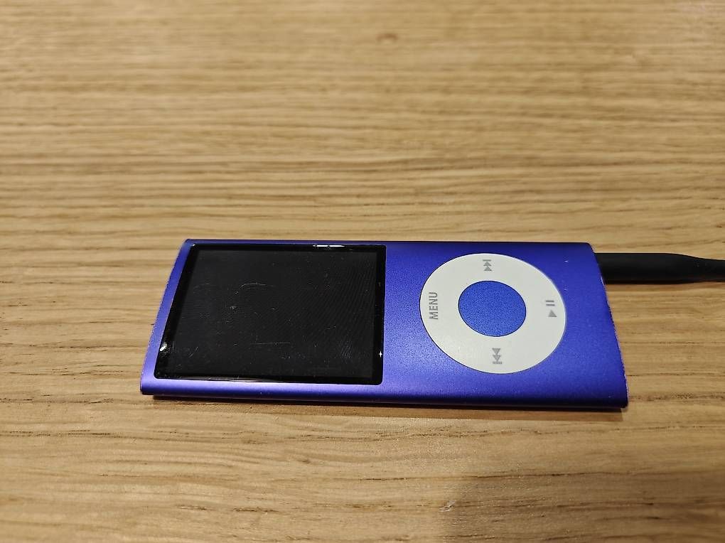 Apple Tragbarer Mediaplayer: iPod nano 4. Generation 8 GB – Gebraucht aus Gümligen von sale3001