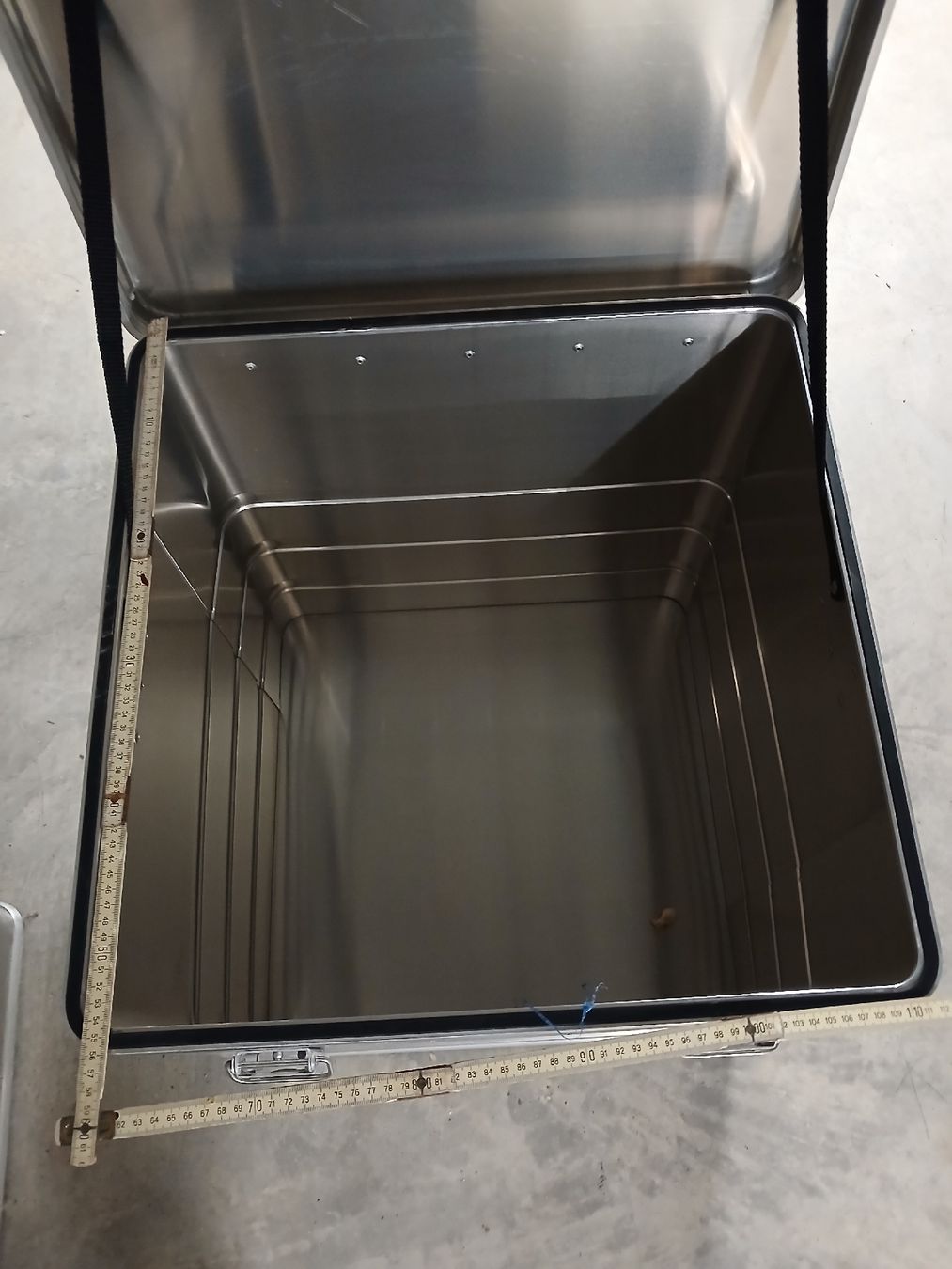 Caisses de transport: caisse aluminium  – Neuf (Voir description) à Montbrelloz par pipounet 1