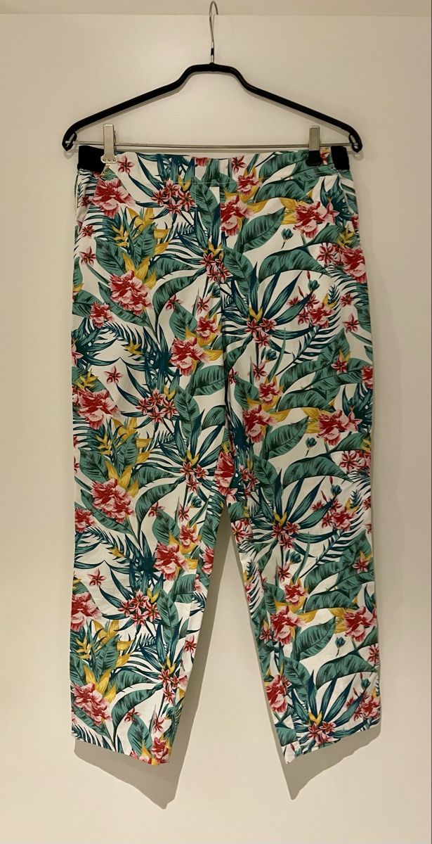 Tom Tailor Hosen: Bunter Sommerhose Tom Tailor – Gebraucht aus Chur von buc_6tcp