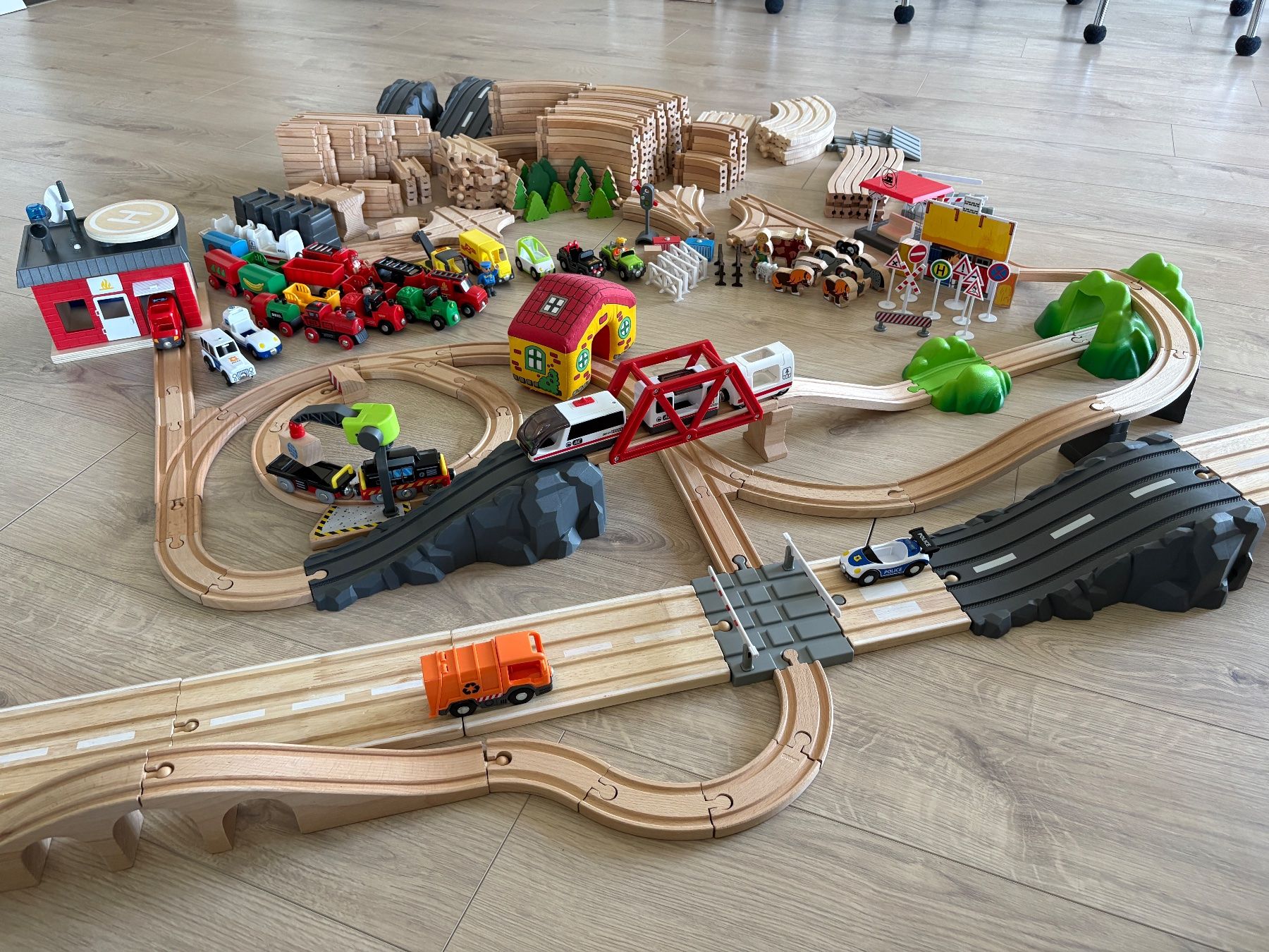 Brio Giocattoli: Briobahn (über 250 Teile!) – Nuovo (secondo la descrizione) da Oberengstringen venduto da luc5109