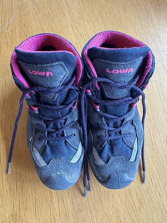 Chaussures garçon: Wanderschuhe Lowa – D'occasion à Appenzell Steinegg par pba_z8py 1