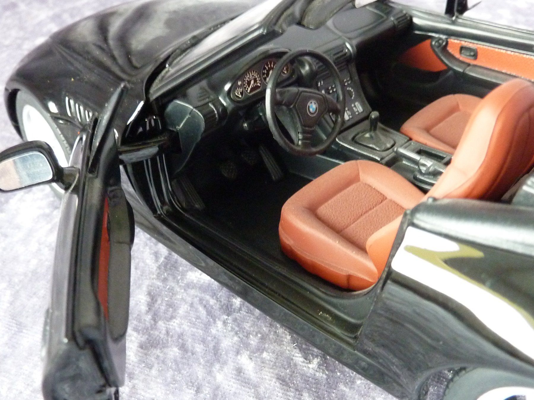 UT Models Modellini d'auto: BMW Z3 Roadster 1:18 – Nuovo (secondo la descrizione) da Dürrenäsch venduto da modellautos4you 6