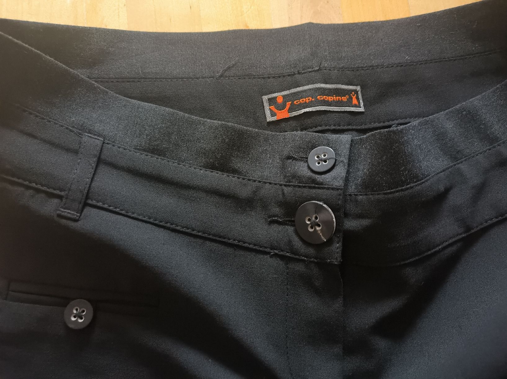 Pantaloni: Cop. Copine Bermuda noir T 38 – Usato da Attalens venduto da frakimir 1