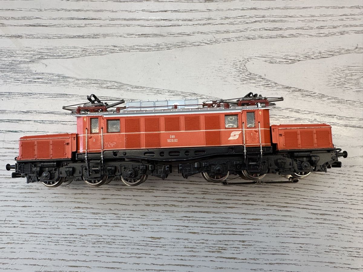 Märklin Modellini di ferrovie: Märklin 3159 ÖBB BR 1020 – Usato da Lupsingen venduto da New-Haven 3