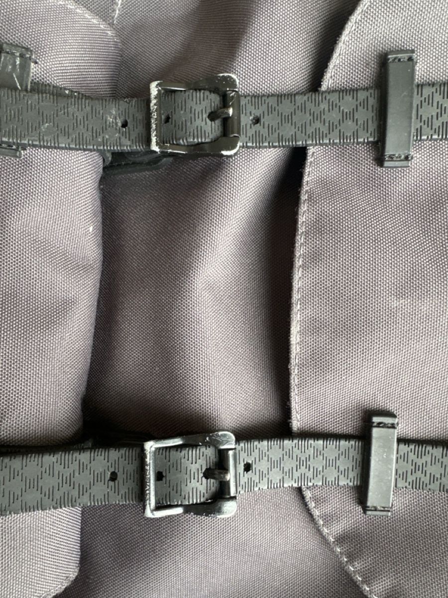 Herschel Zaini: Herschel Rucksack grau mit Laptopfach – Usato da Dübendorf venduto da nin_pw2s 3