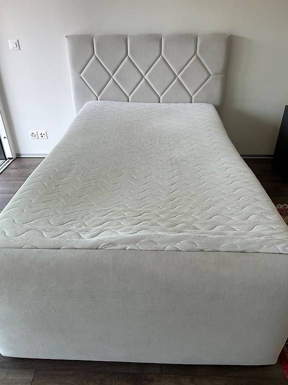 Lits: Boxspringbett – D'occasion à Pratteln par stellapia