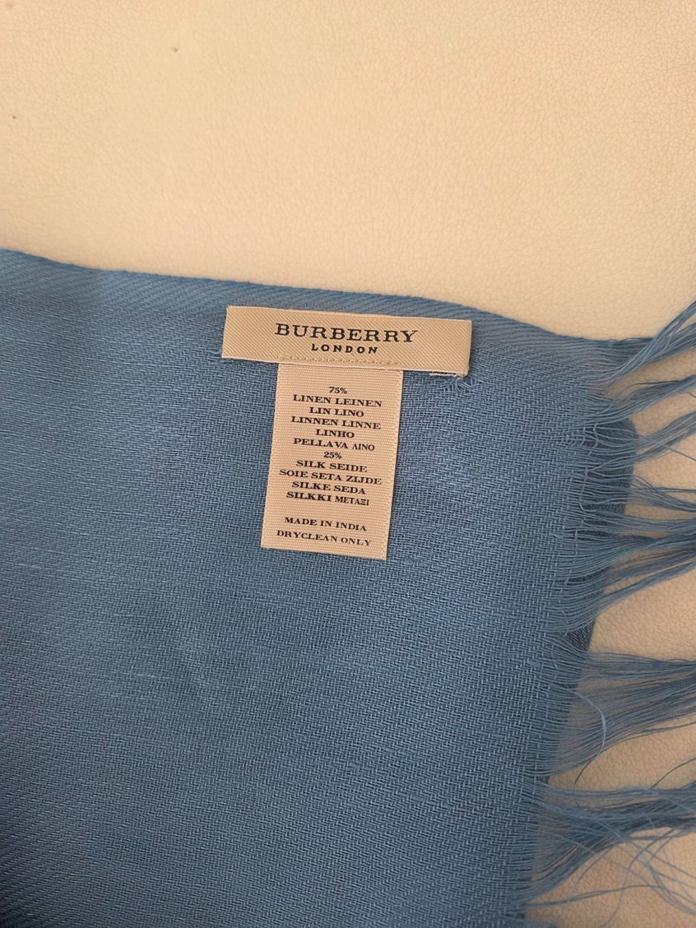 Burberry Foulard & Sciarpe: NEW!! Sciarpa Burberry azzurra, lino e seta – Nuovo e nell'imballaggio originale da Chiasso venduto da Ann58 1