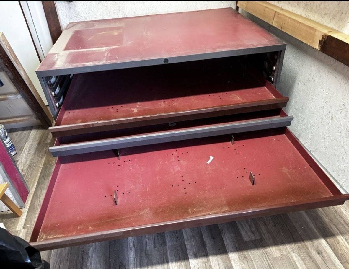 Armadi: Layette/ armoire a 7 tiroirs  – Usato da Les Emibois venduto da ines7ferreira 2