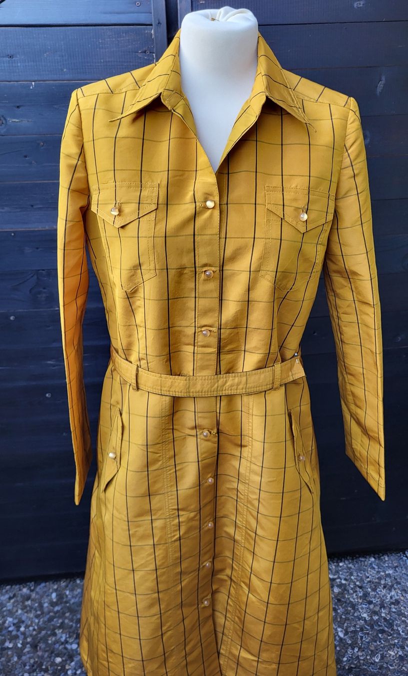 Vestiti: Robe en soie  – Nuovo e nell'imballaggio originale da Fribourg venduto da VictoriaShop7 1