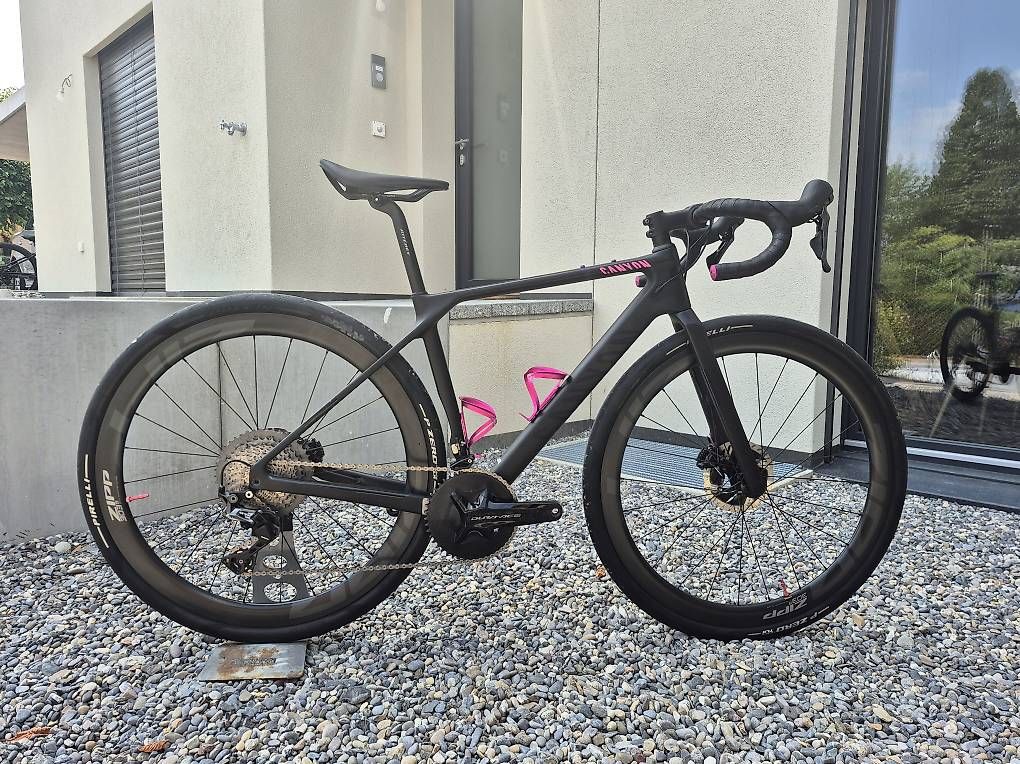 Canyon Vélos: Canyon Endurace CF 2023 – D'occasion à Fribourg par kri_z2ws