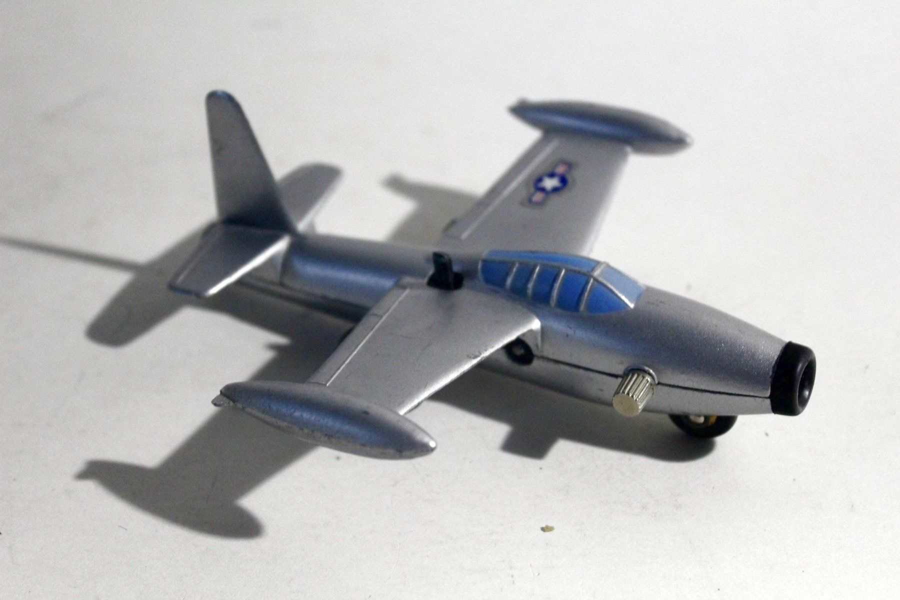 Schuco Kit di modellismo & Modellini statici: Vintage Flugzeug SCHUCO Micro Jet 1030 - Thunderjet – Usato da Bern venduto da kultiges