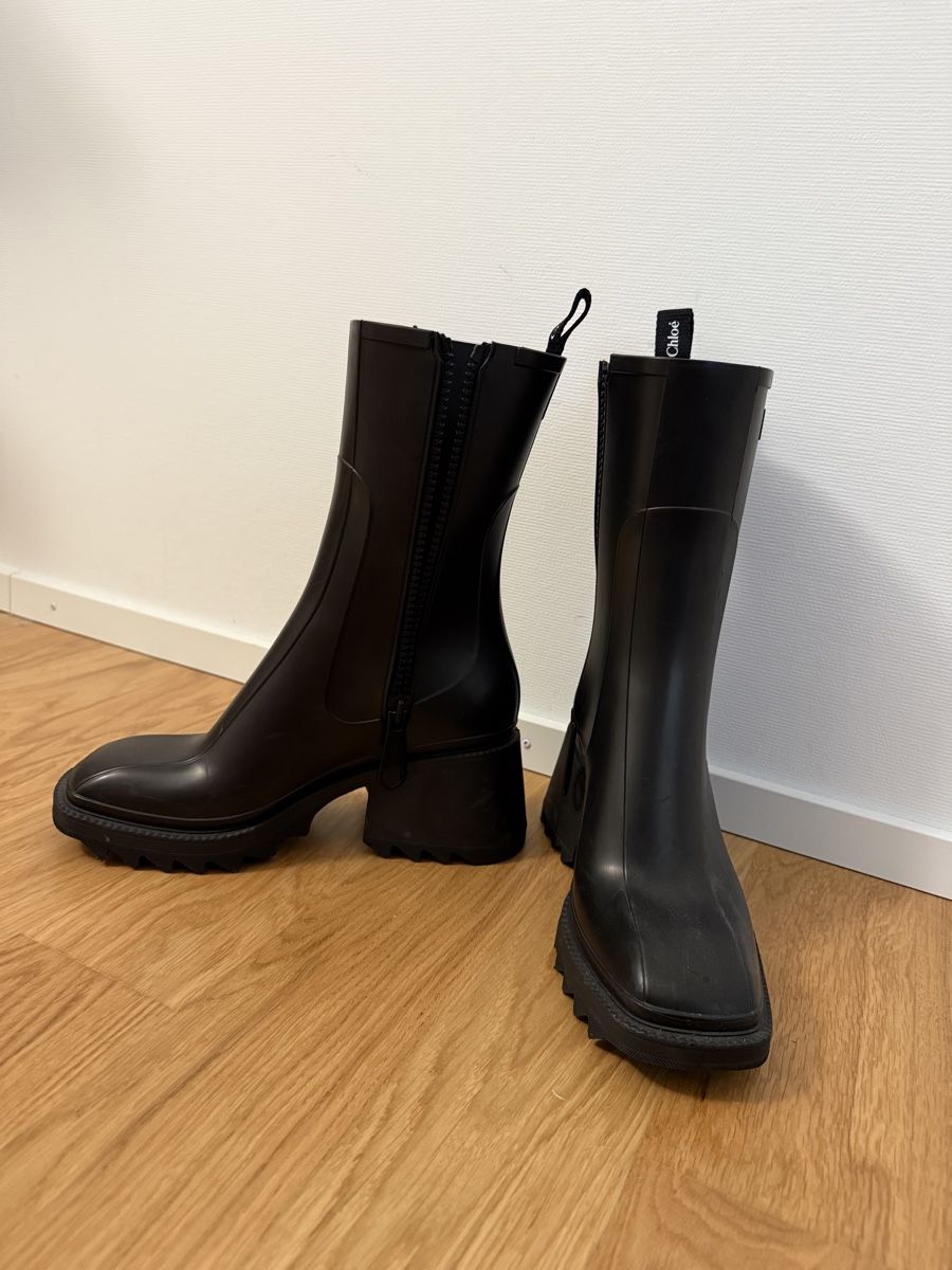 Chloé Scarpe da donna: CHLOÉ "Betty" Rain Boot - Size 40 – Nuovo (secondo la descrizione) da Horgen venduto da Kbb_3