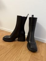 CHLOÉ "Betty" Rain Boot - Size 40