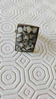 Anello regolabile con decorazioni simil piastrella