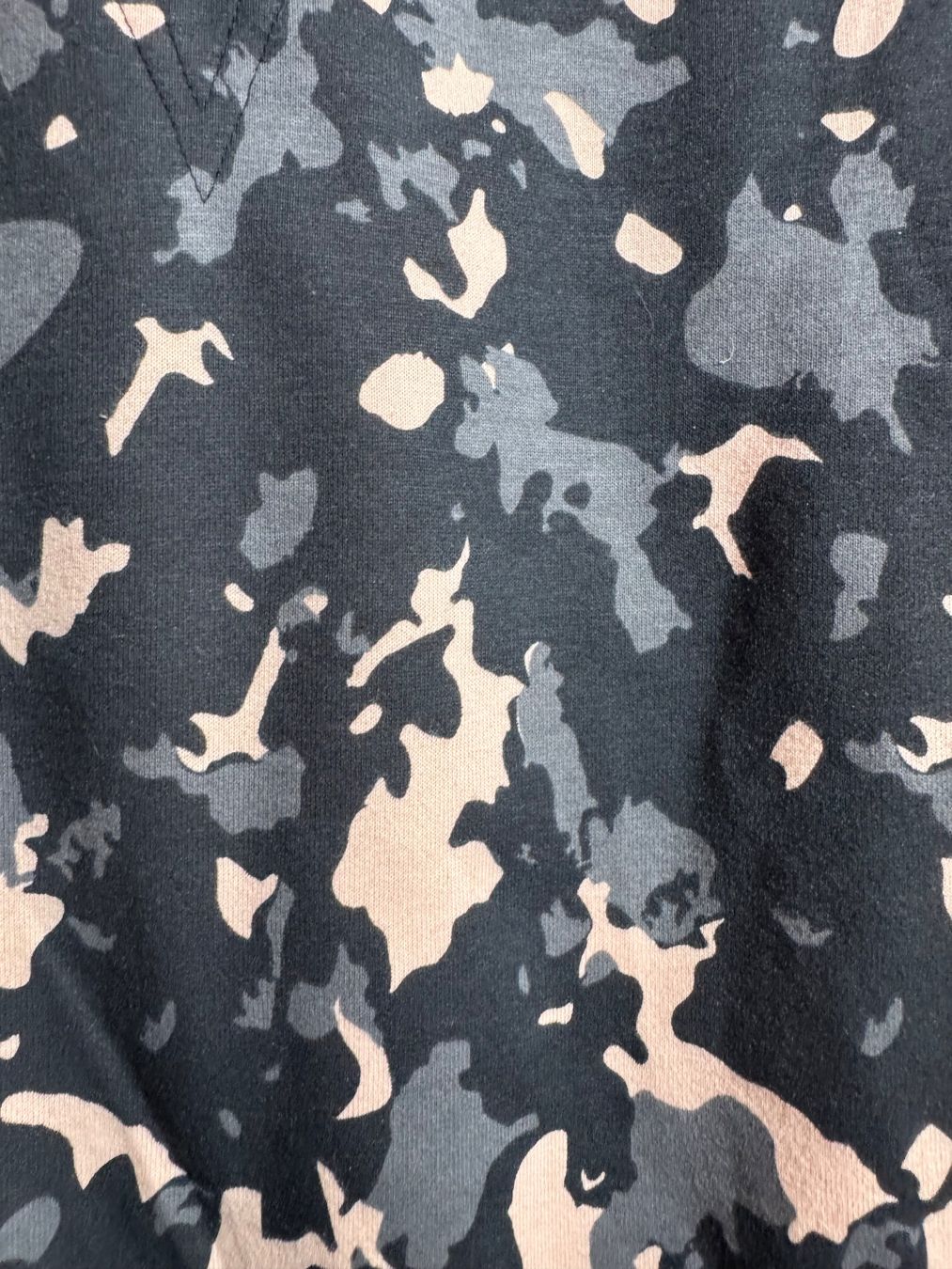 Puma Maglioni & Felpe: Camouflage Kapuzenpullover von Puma Gr. M – Usato da Grosswangen venduto da second_hand_dress 1