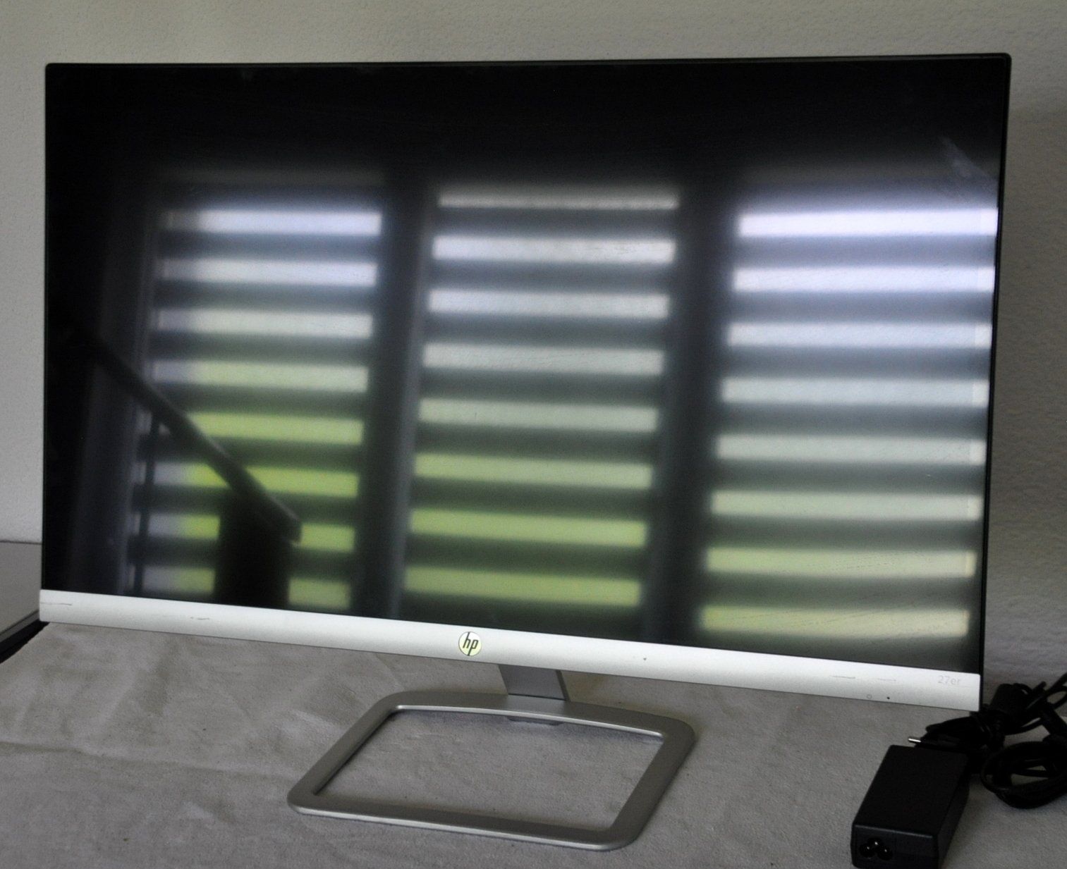 Hewlett Packard Monitor: Monitor HP 27er IPS  moniteur 27" – Usato da Collonges venduto da arashee
