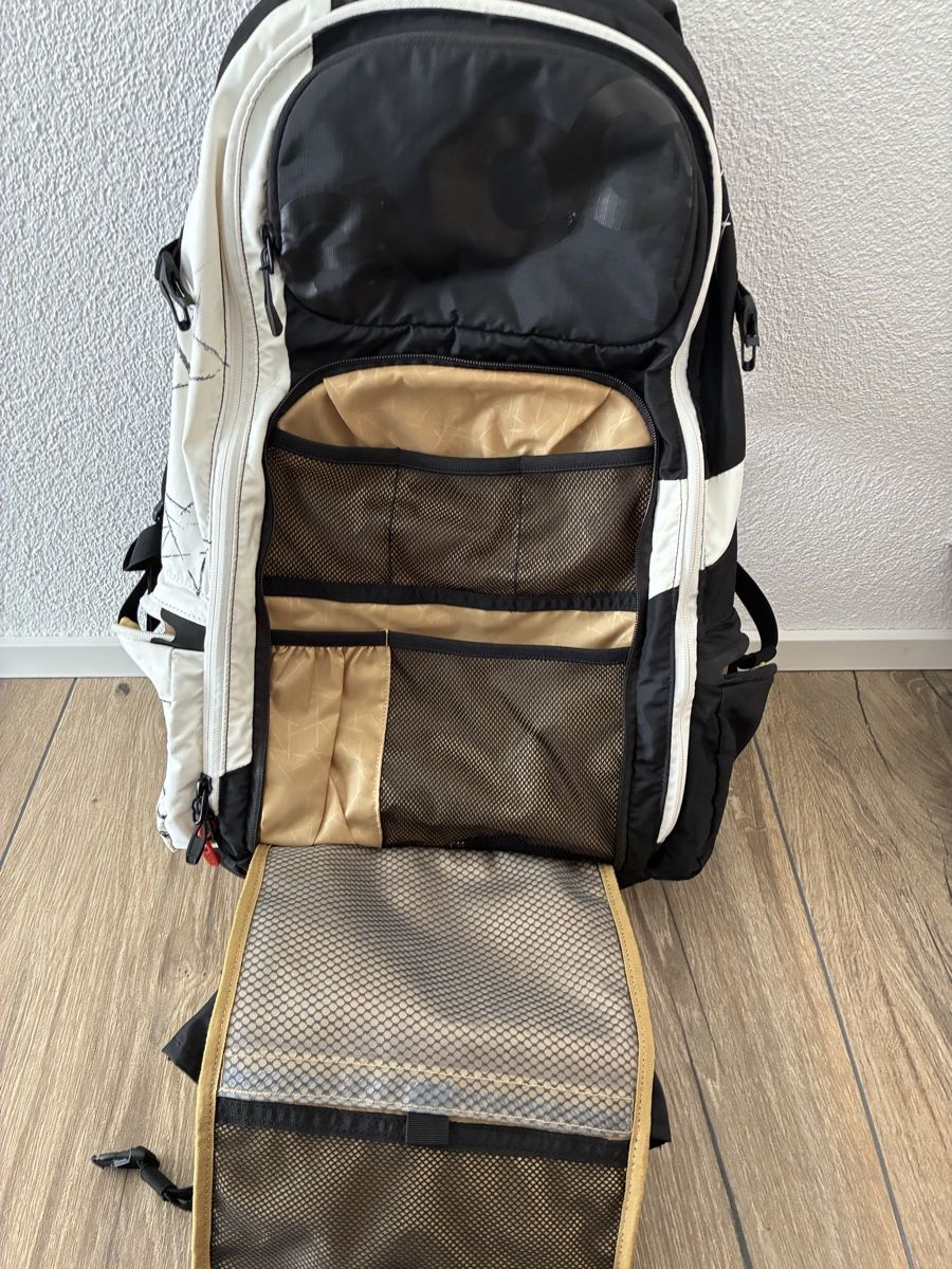 Evoc Zaini: Evoc Rucksack mit Protektor – Nuovo (secondo la descrizione) da Neuendorf venduto da nischa26 3