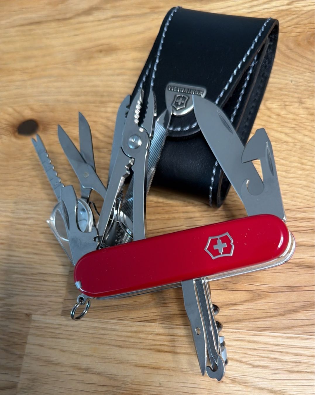 Victorinox Coltelli tascabile: VICTORINOX TASCHENMESSER MIT ETUI – Nuovo (secondo la descrizione) da Zürich venduto da Frei-Occasionen 5