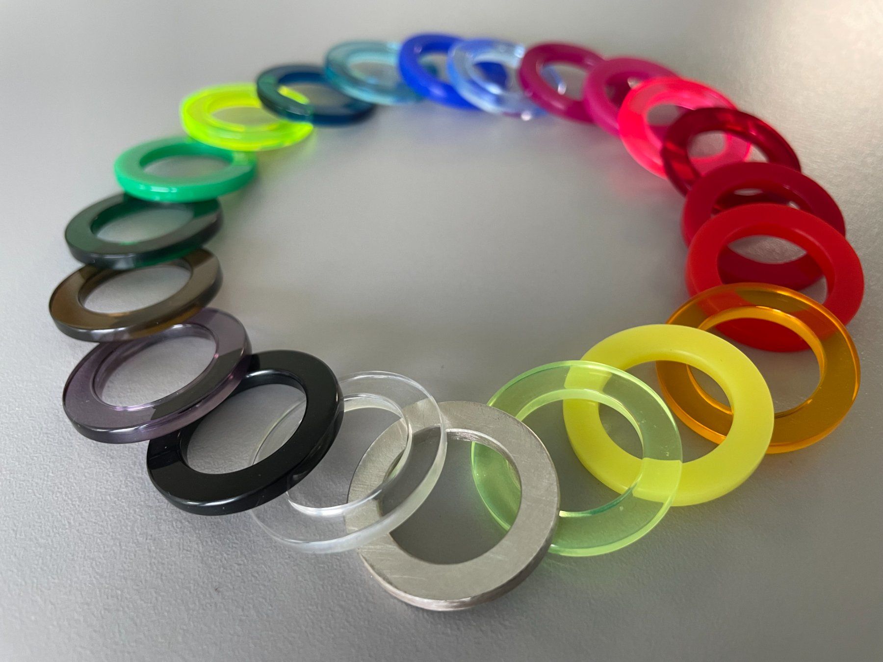 Anelli: Silberring mit 20 Plexiglasringen - Grösse 53 – Nuovo e nell'imballaggio originale da Turgi venduto da bar_8pdm 5