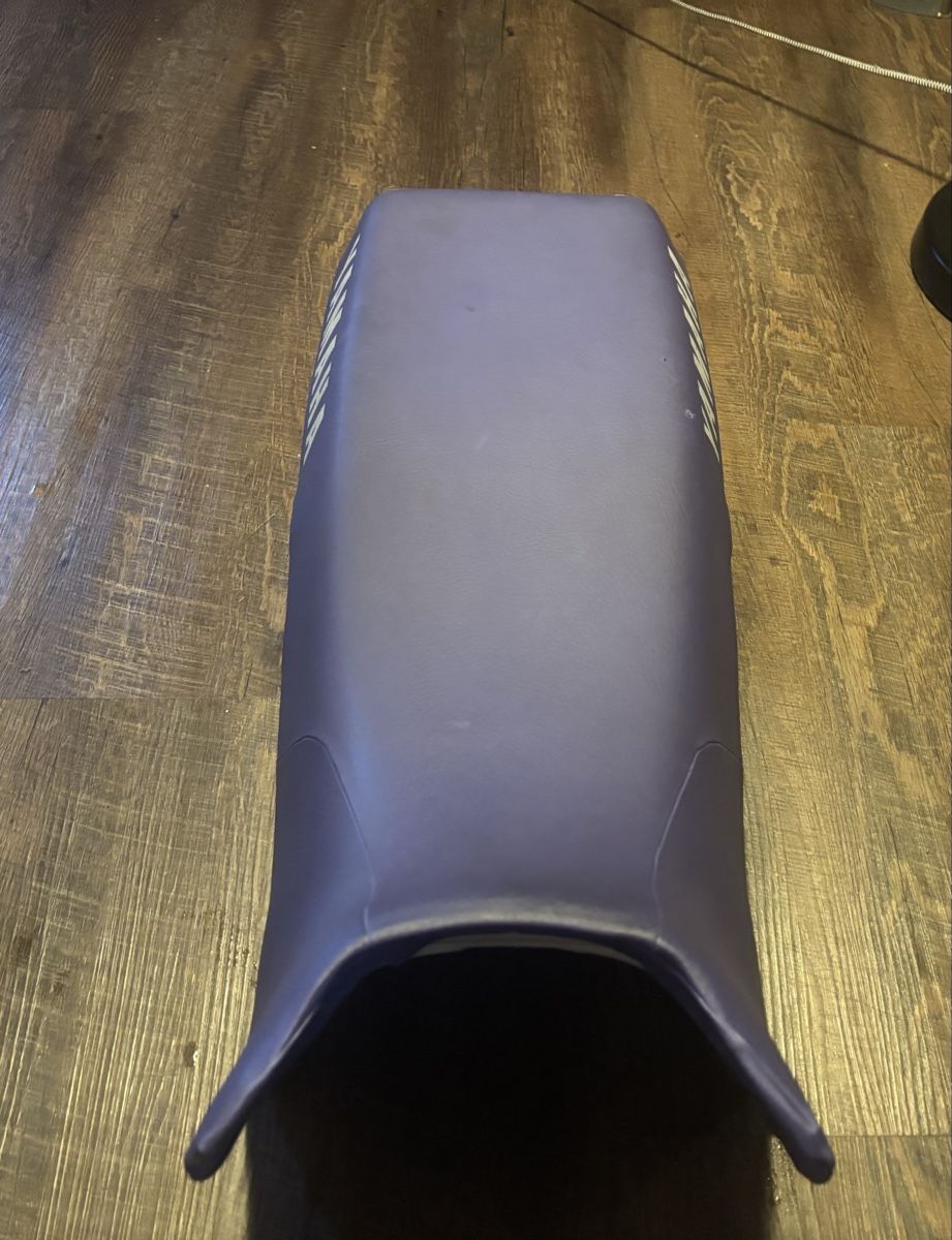Yamaha Tutti i ricambio per moto: Yamaha XT 600 selle – Usato da Mézières VD venduto da P-M-C 3
