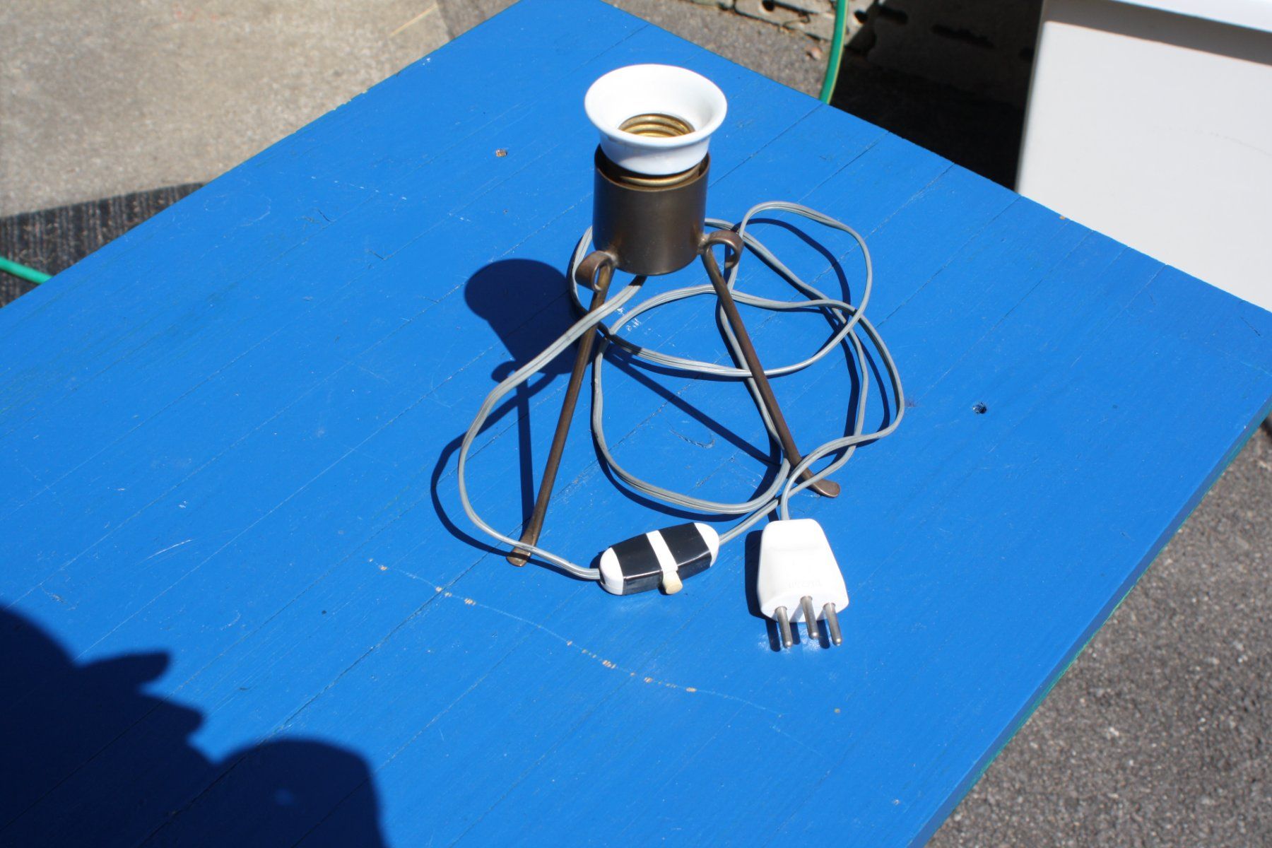 Lampade: ANTIKE LAMPE OHNE SCHIRM – Usato da Wauwil venduto da Pneuedy 5