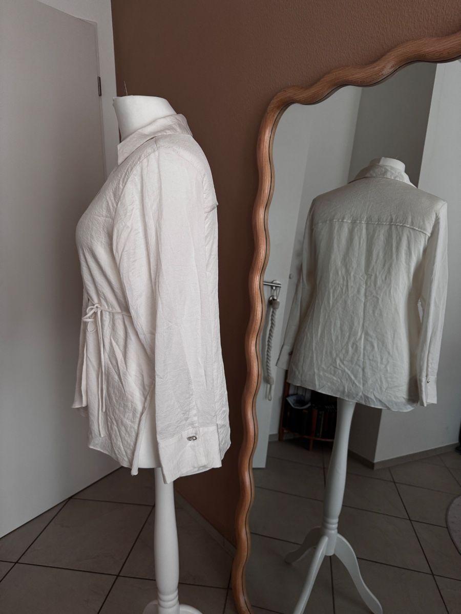 Zara Camicette: Kimono-ähnliche Schlagbluse Eischalen-weiss – Nuovo (secondo la descrizione) da Muttenz venduto da einfach-schoen 1