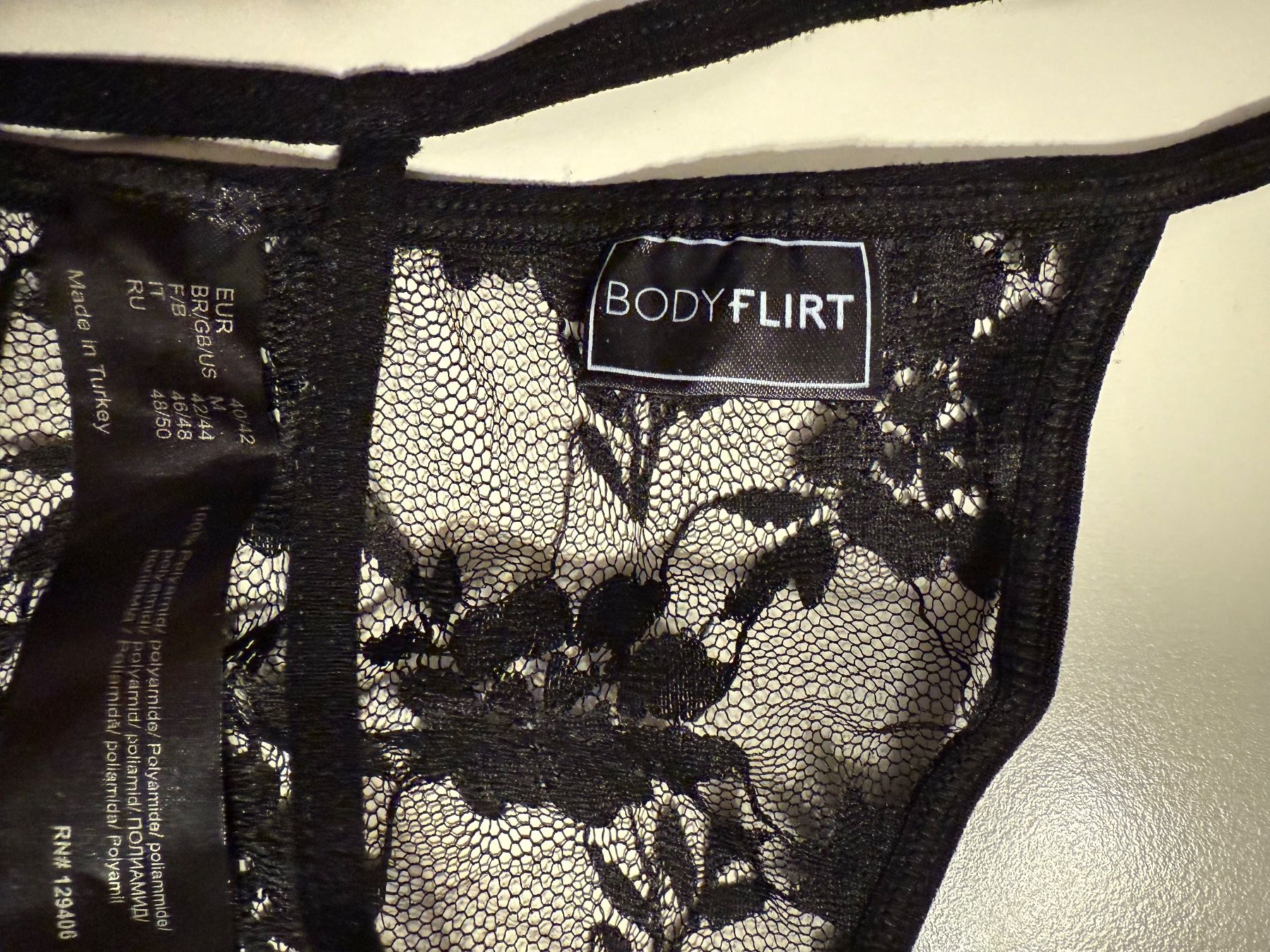 Altra biancheria intima: Schwarzer String / Tanga von Bodyflirt - Grösse 40 / 42 – Usato da Altdorf UR venduto da Mini037 3
