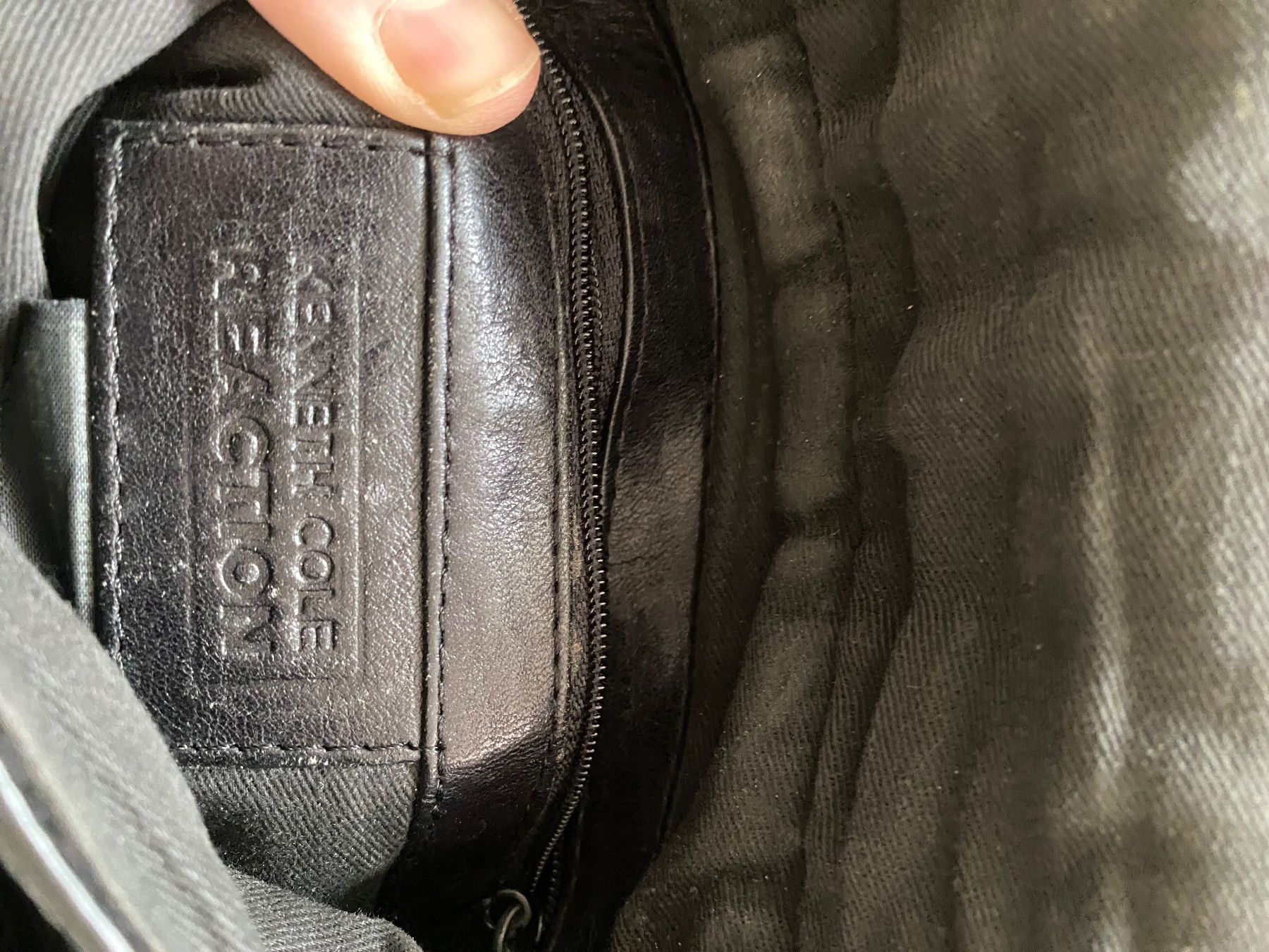 Taschen für Damen: Ledertasche schwarz Damen, Kenneth Cole – Gebraucht aus Zürich von anasustic 4