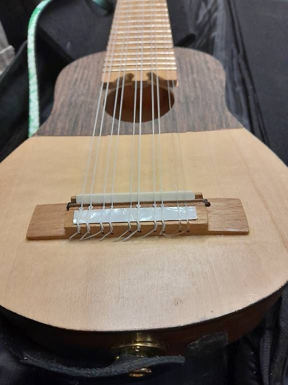 Strumenti musicali: Charango avec piezo – Usato da Lausanne venduto da EdwinBOSU 2
