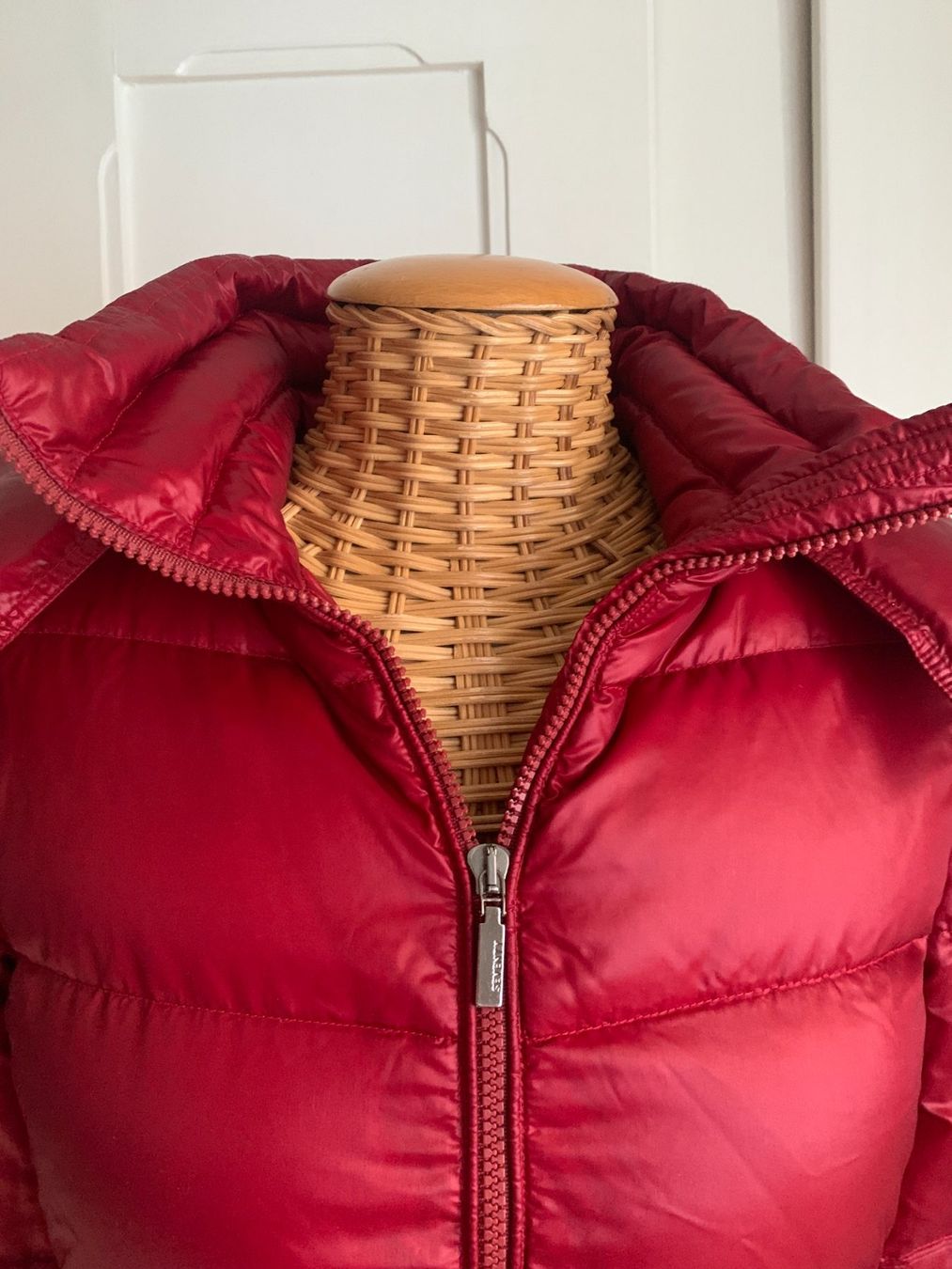 Giacche: SEVENTY - Daunenjacke weinrot XS – Usato da Zürich venduto da Diazaio 2