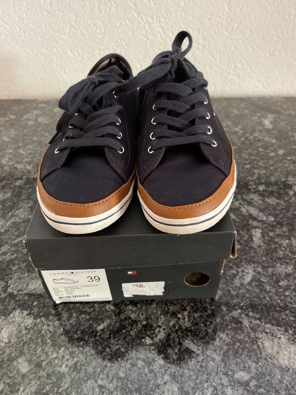 Tommy Hilfiger Scarpe da donna: Tommy Hilfiger Sneaker, Grösse 39 – Nuovo (secondo la descrizione) da Sennwald venduto da _shppng