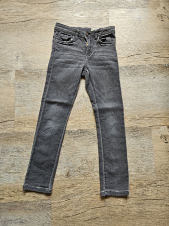 Jeans grau Gr. 140