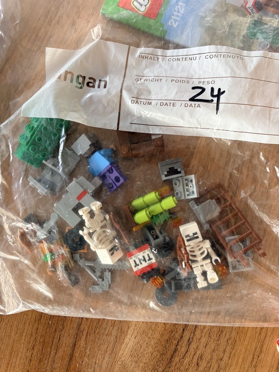 Lego Spielzeuge: Lego Minecraft 21121 - WÜSTENAUSSENPOSTEN – Gebraucht aus Zürich von Ayura06 3
