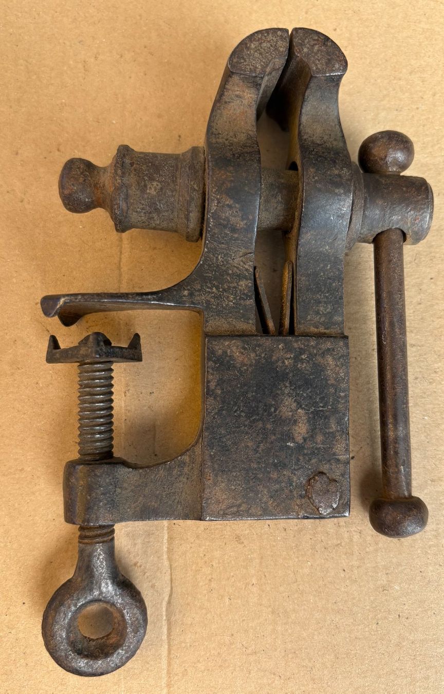 Tutti gli attrezzi: VINTAGE KLEINER SCHRAUBSTOCK – Usato da Ostermundigen venduto da wini63