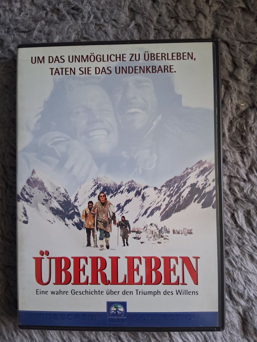 Tutti i DVDs: ÜBERLEBEN     DVD – Usato da Wetzikon ZH venduto da Ramones01